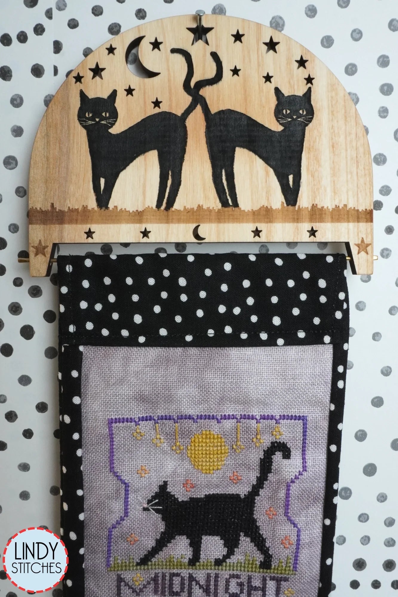 Grade B Black Cat Season Handmade Wooden Bell Pull Banner Hanger