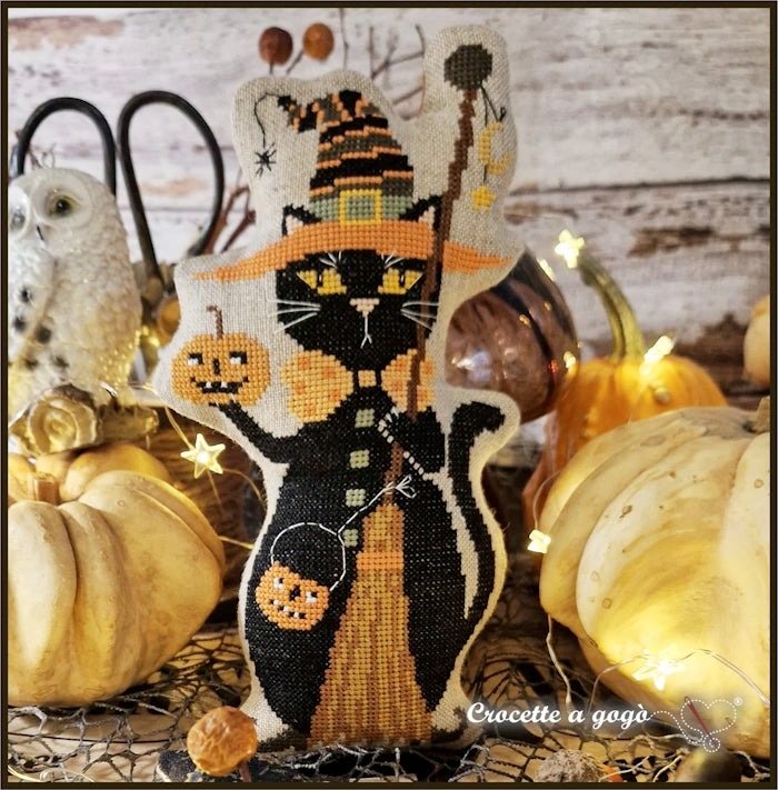BLACK CAT Cross Stitch Pattern by Crocette A Gogo