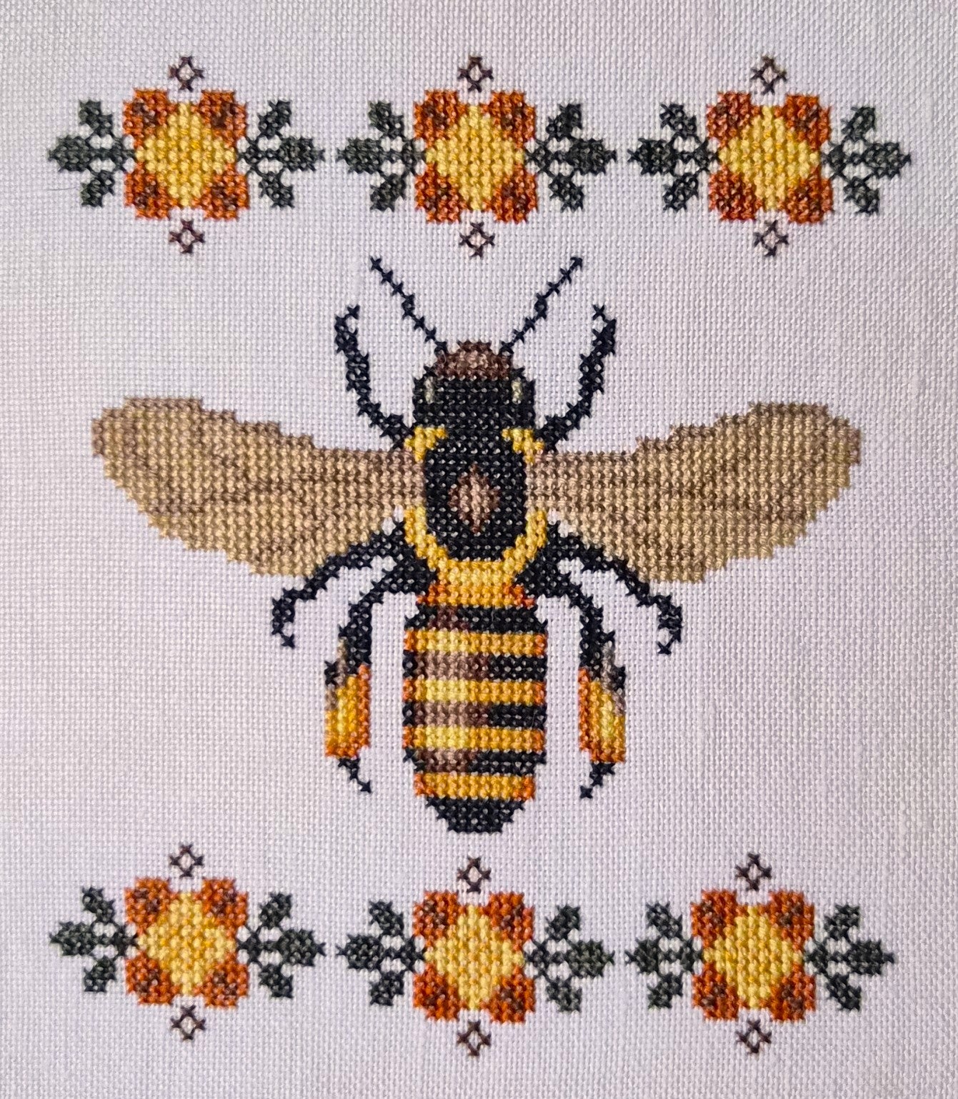 HONEY BEE Artsy Housewife Cross Stitch Pattern