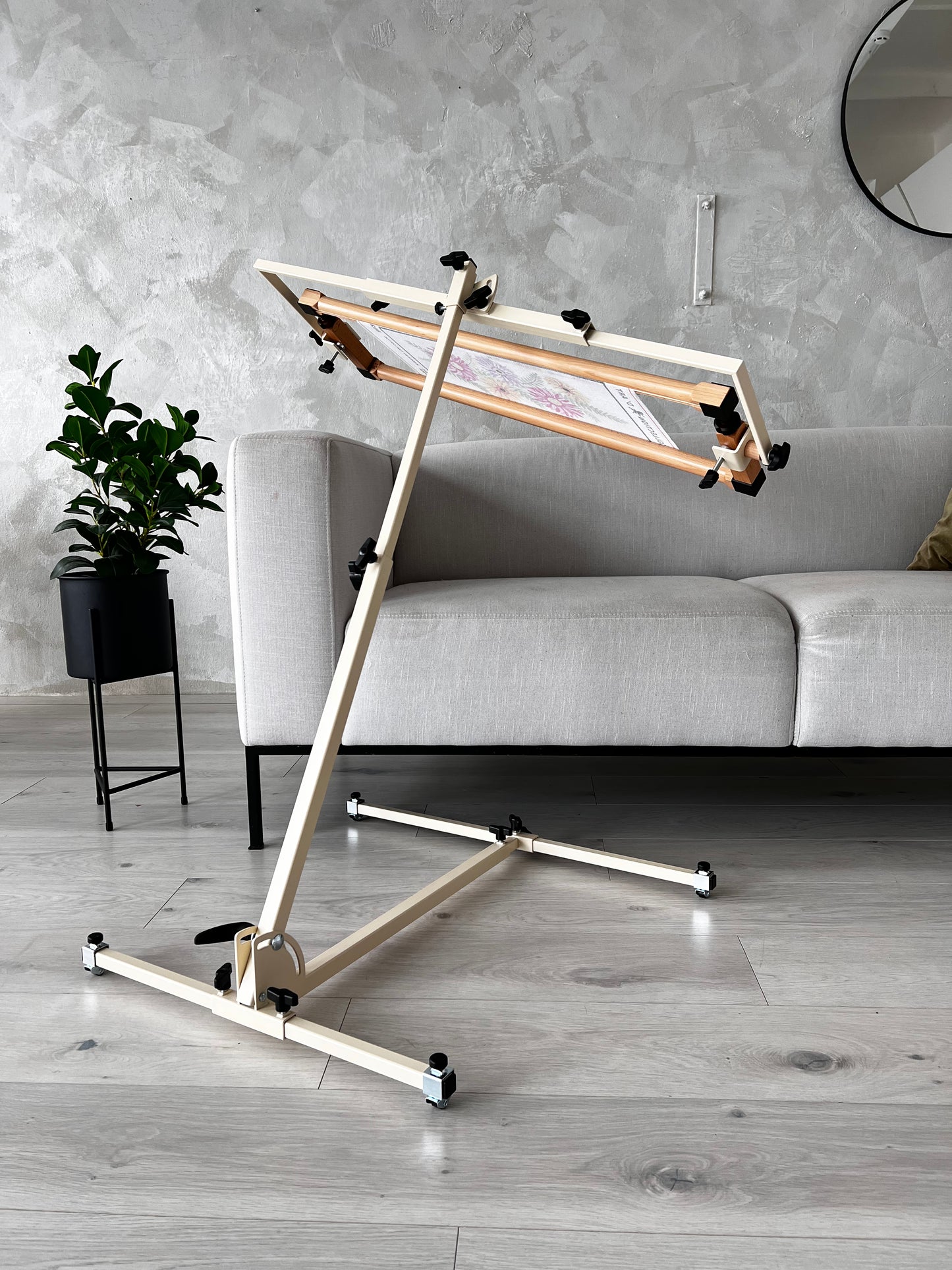 Omanik Factory Monstrik Floor Stand **FREE DELIVERY**