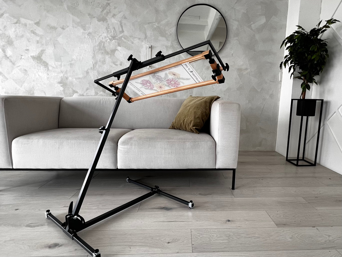 Omanik Factory Monstrik Floor Stand **FREE DELIVERY**