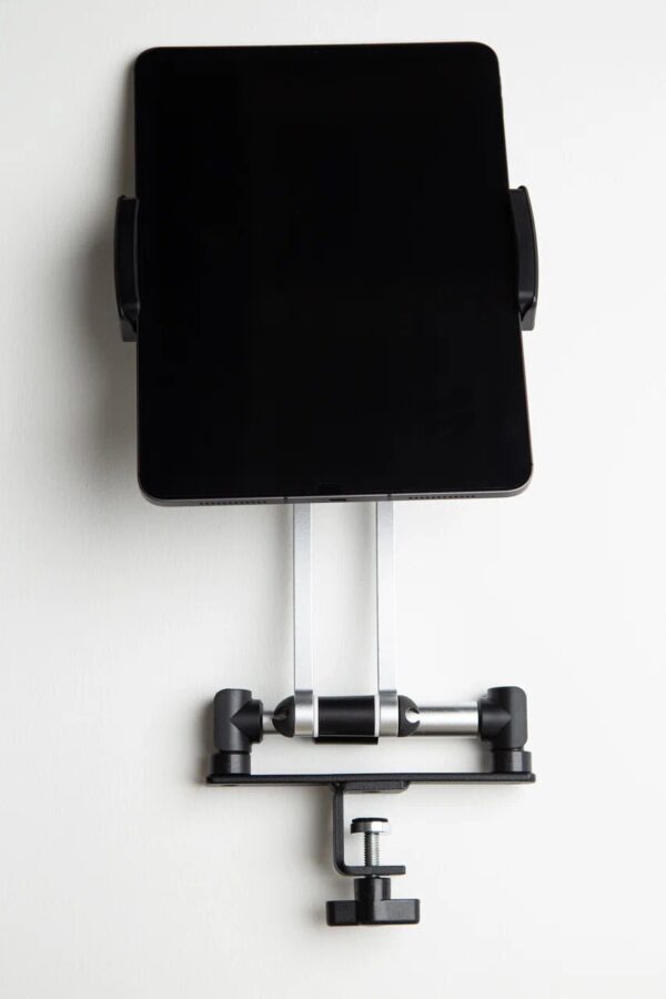 **PREORDER** Omanik Factory Device Holder