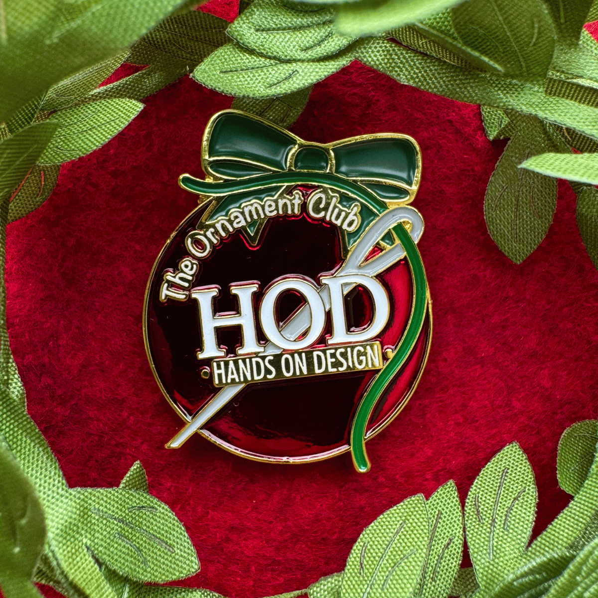 Hands on Design Ornament Club Enamel Needleminder