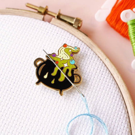 Cauldron Magnetic Needle Minder