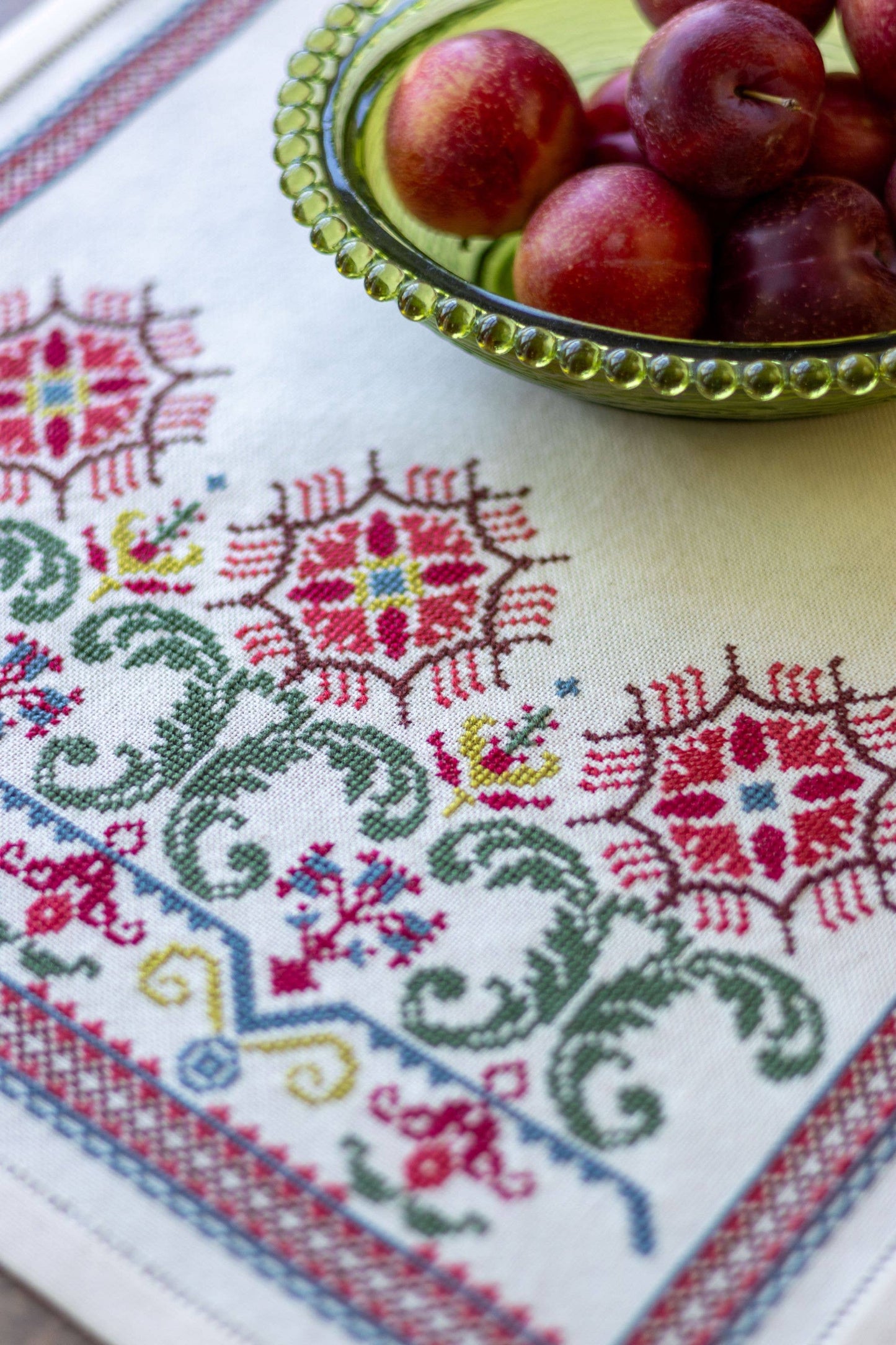 Cross stitch kit - Tuscan Bergamot by Avlea Folk Embroidery