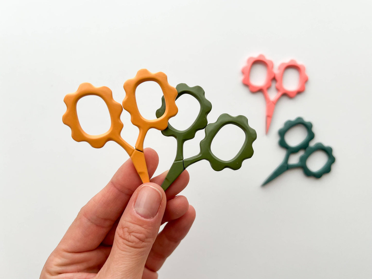 Matryoshka small flower sewing scissors