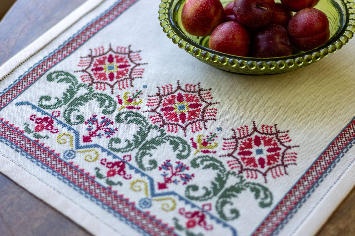 Cross stitch kit - Tuscan Bergamot by Avlea Folk Embroidery