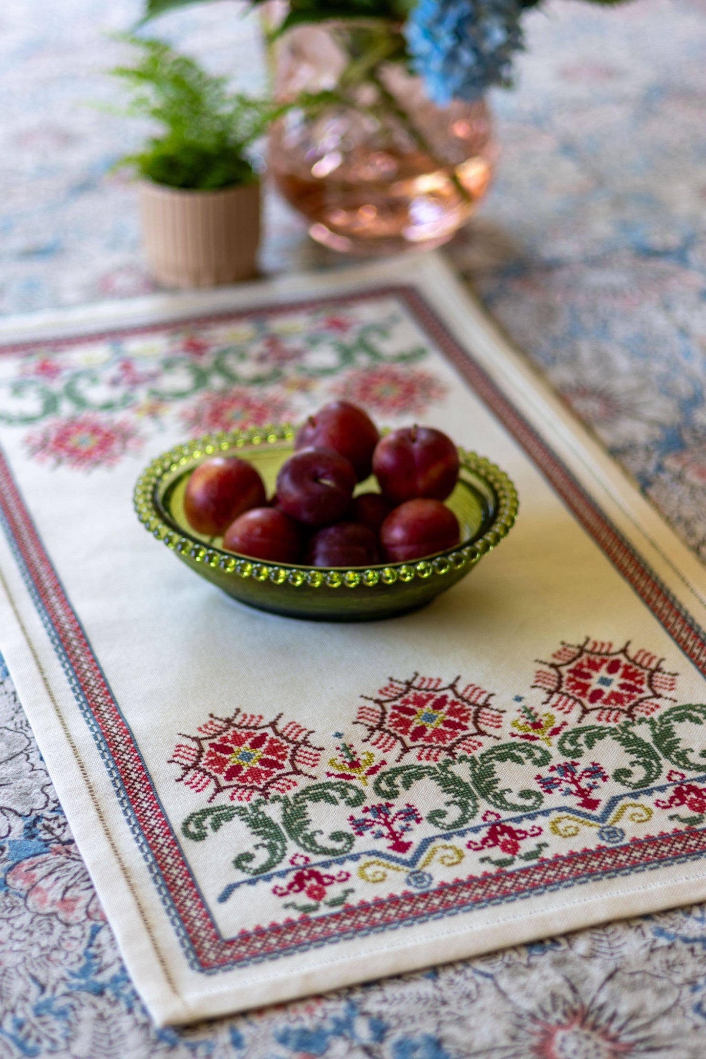 Cross stitch kit - Tuscan Bergamot by Avlea Folk Embroidery