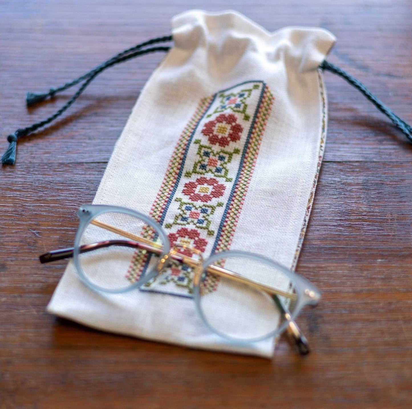 Ione Lined Bag Cross Stitch Avlea Folk Embroidery Kit