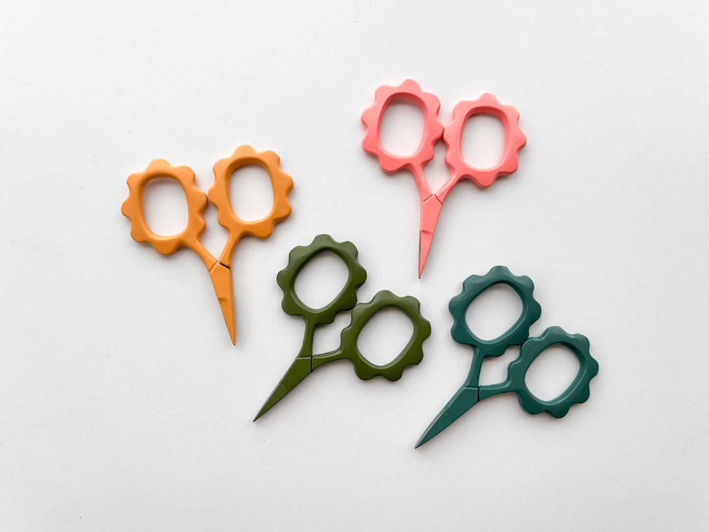 Matryoshka small flower sewing scissors