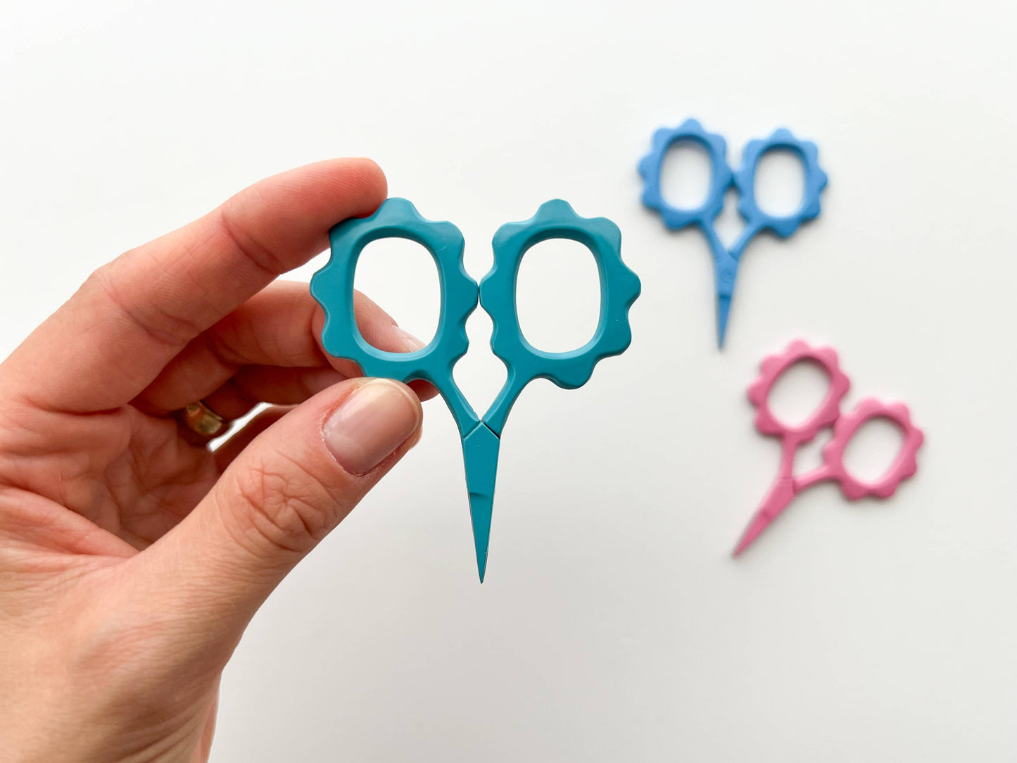 Matryoshka small flower sewing scissors