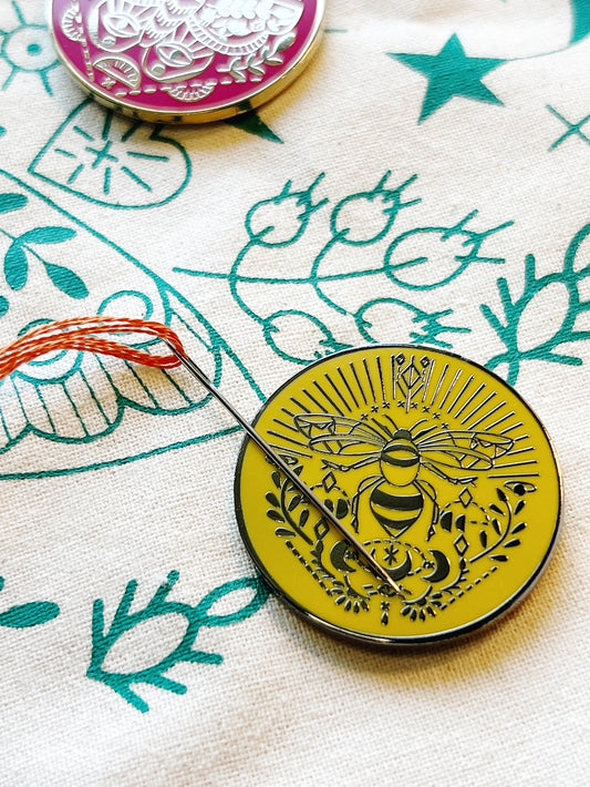 Bee Enamel Needle Minder