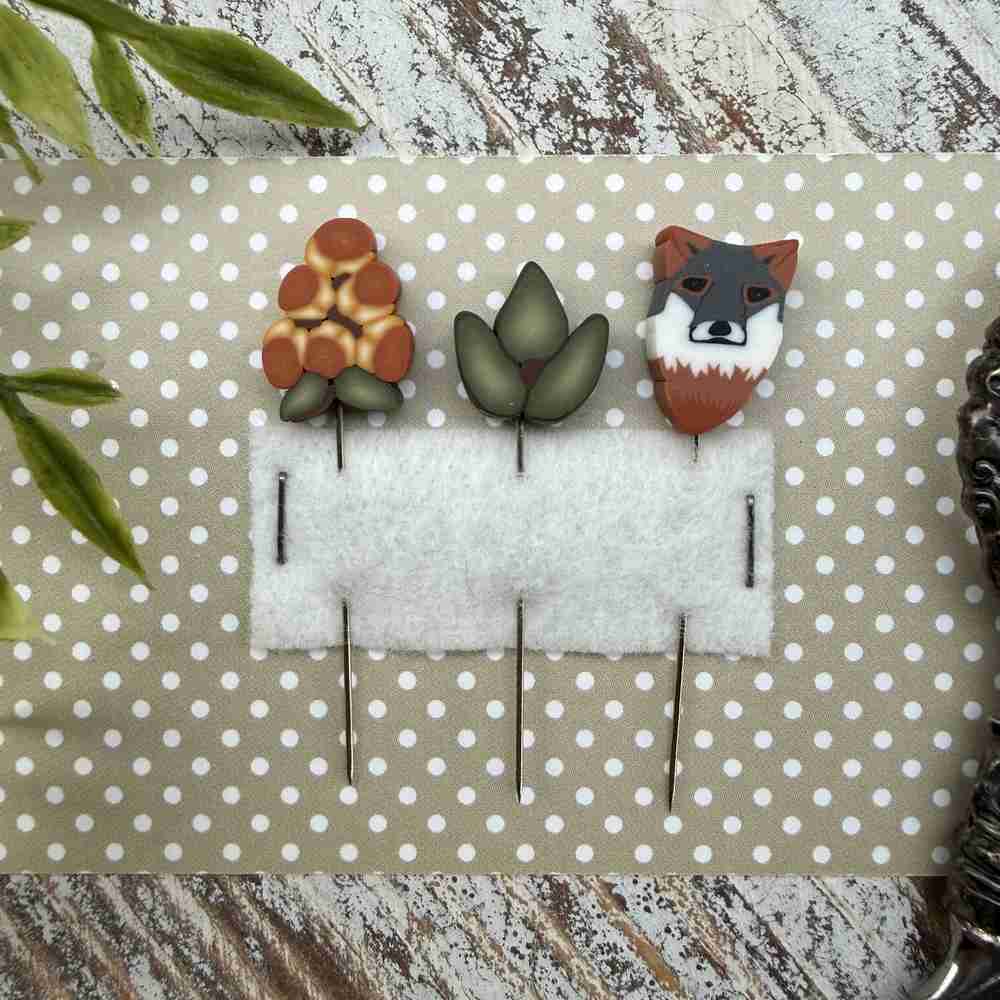 PREORDER Puntini Puntini TRUNK TOWN pin set