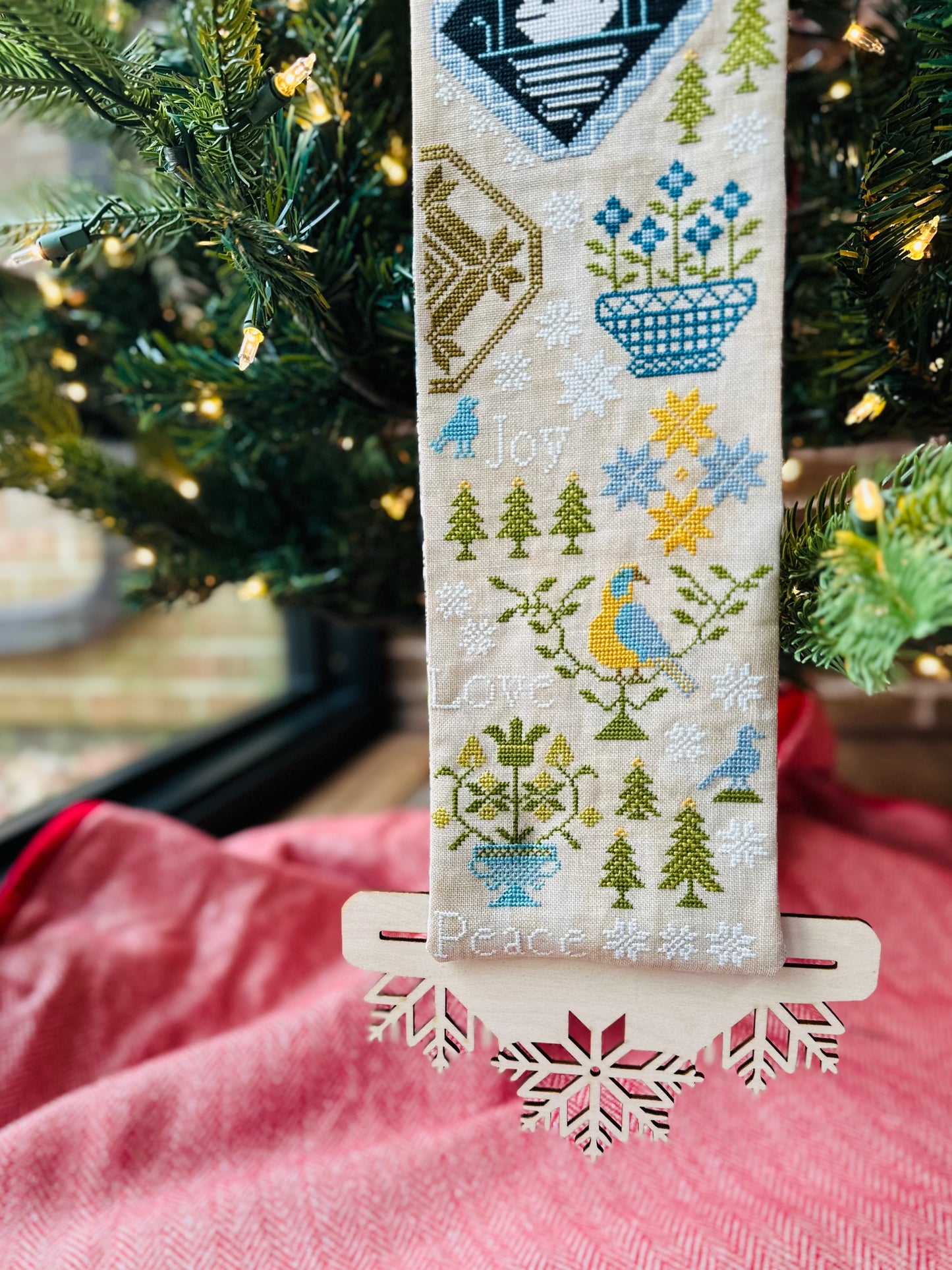 PREORDER Swan Flake Wooden Two Piece Bell Pull