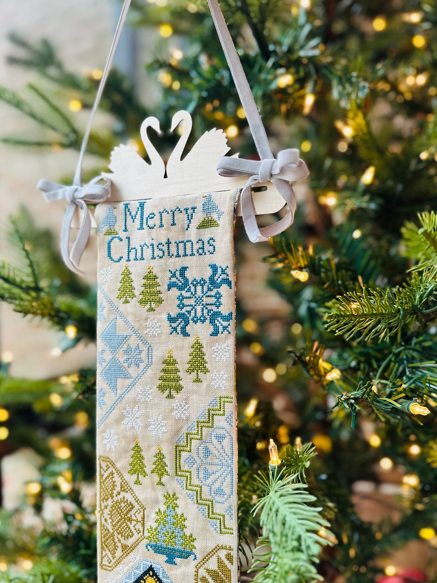 PREORDER Swan Flake Wooden Two Piece Bell Pull