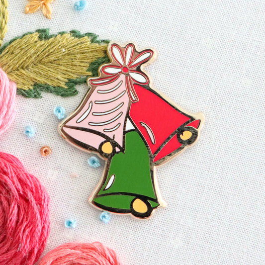 Jingle Bells Magnetic Needle Minder by Flamingo Toes