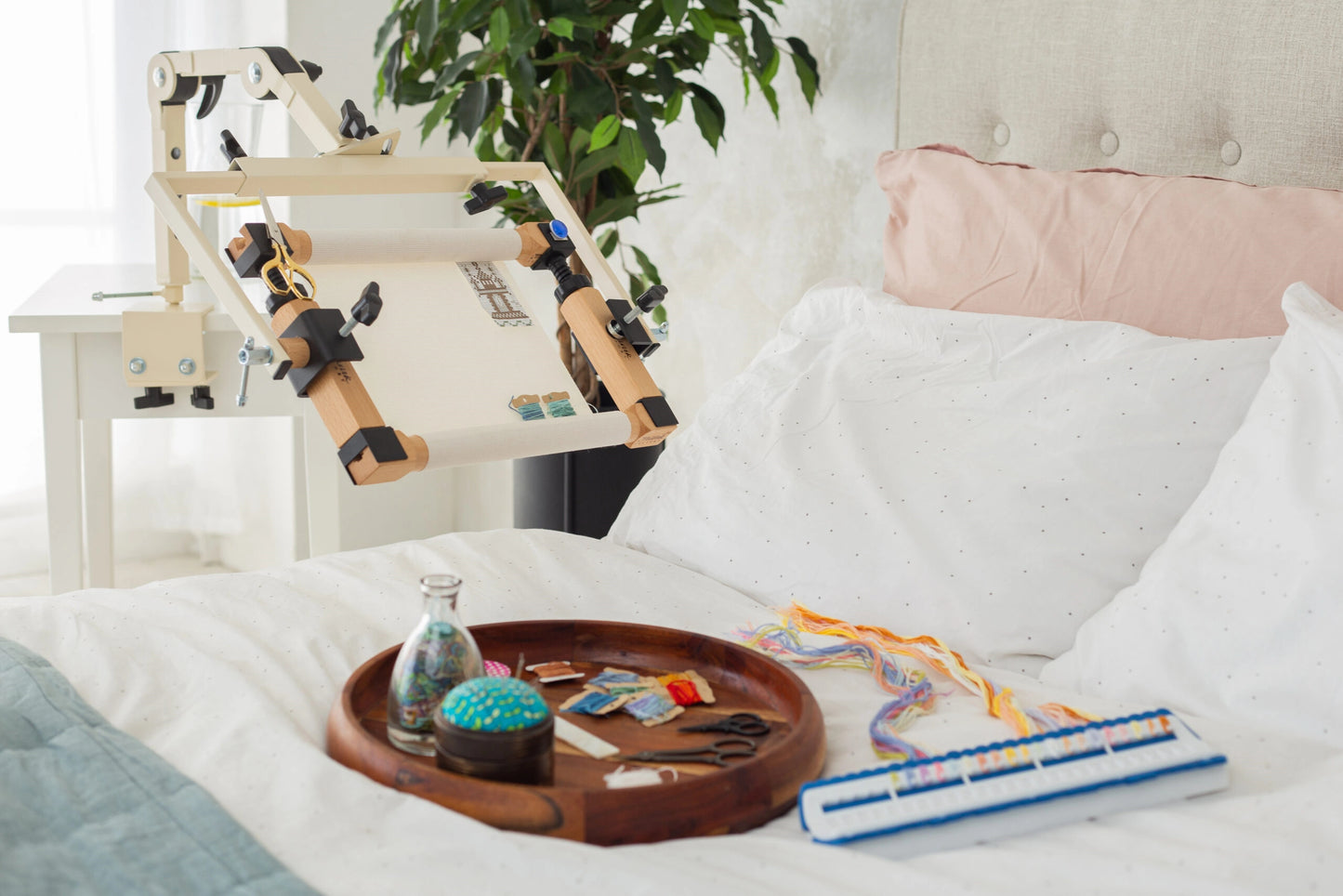 **PREORDER**  Omanik Factory Mantis Table Stand **FREE DELIVERY**