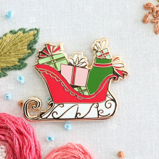Santa's Sleigh Magnetic Needleminder by Flamingo Toes