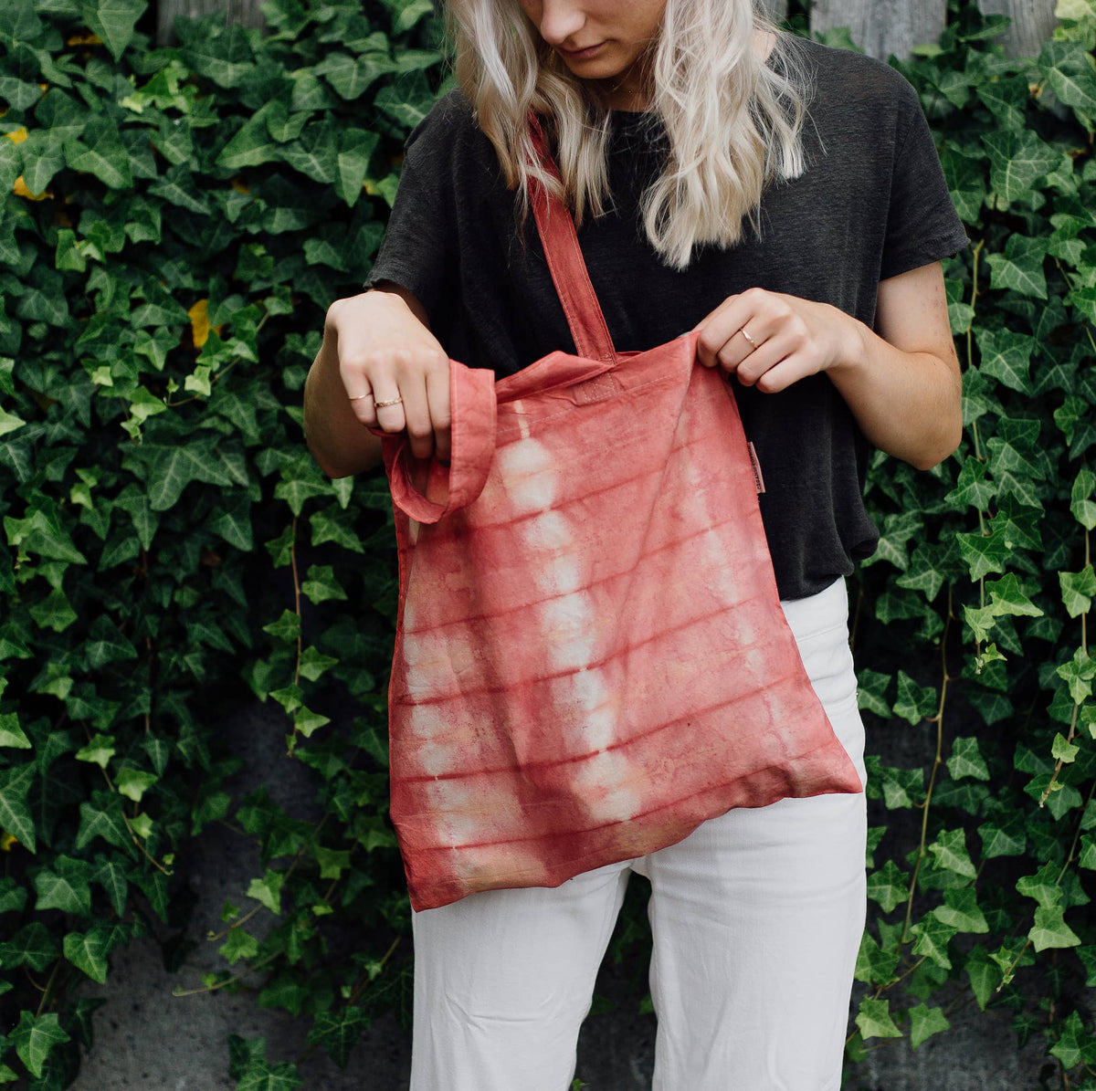 Dye Your Own Fabric - Natural Dyes Kit for Beginners