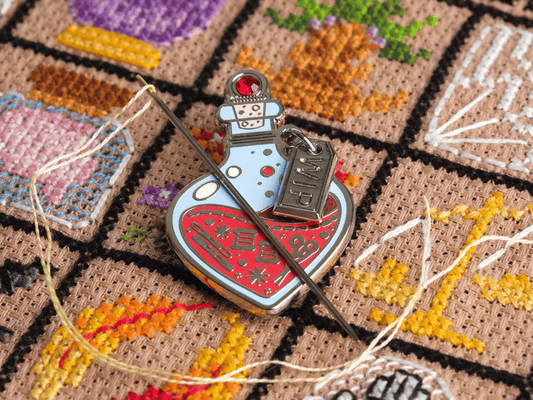 Red Potion Bottle Needleminder