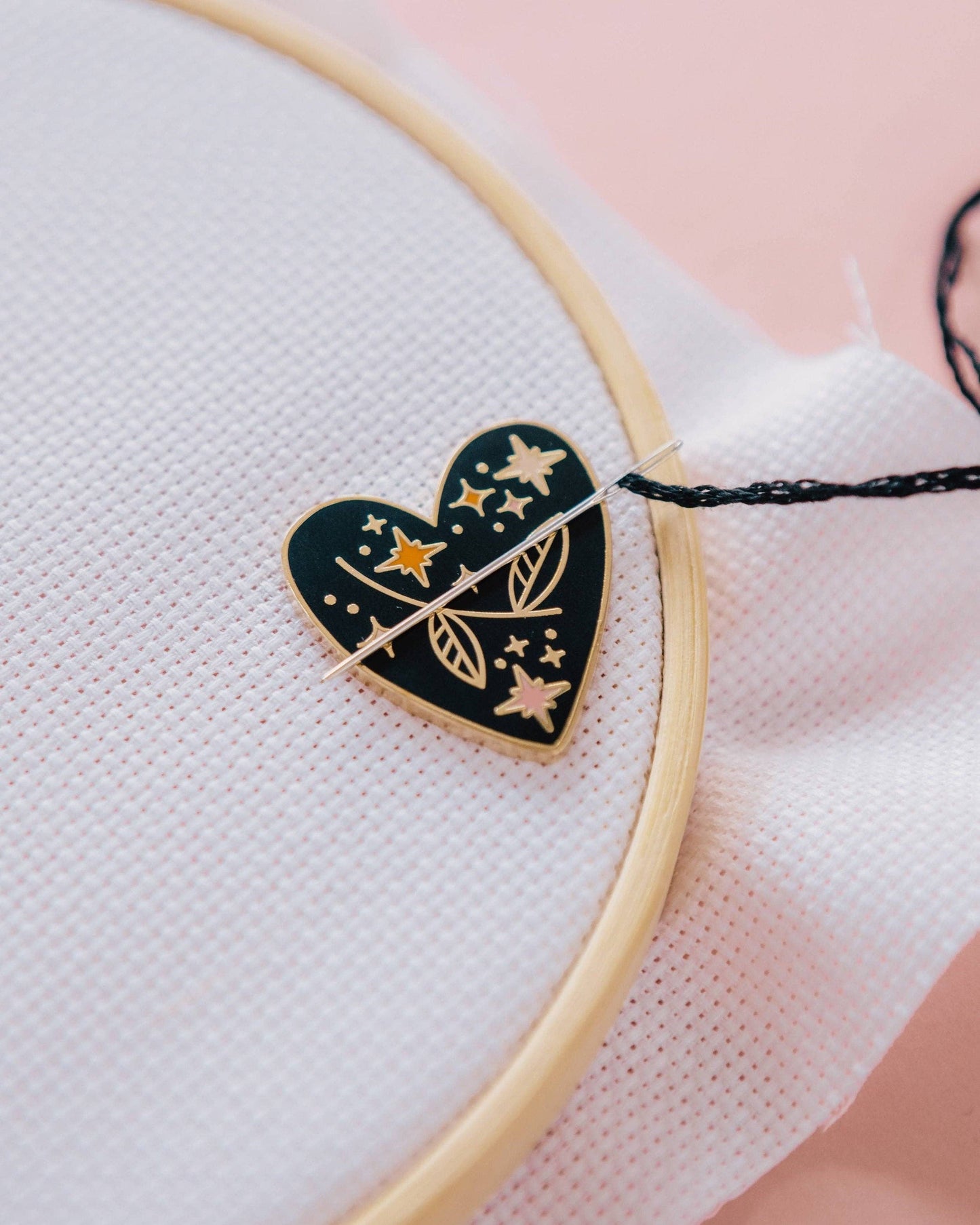 Heart & Stars Magnetic Needle Minder