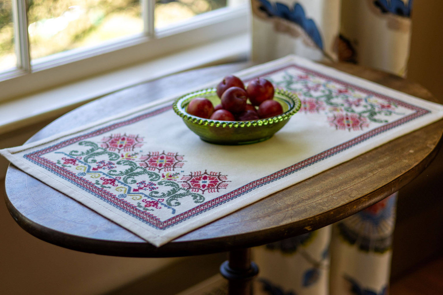 Cross stitch kit - Tuscan Bergamot by Avlea Folk Embroidery