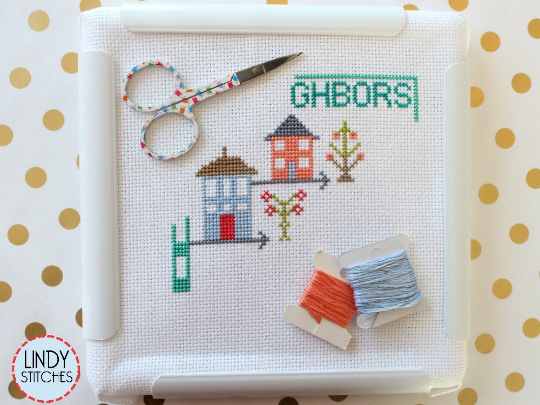 Square Embroidery Hoop, Embroidery Clip Hoop, Square Wooden Embroidery  Hoop, Frame Clip on Q Snap Cross Stitch Frame, Plastic Sewing Frame for  Embroidery, Needle Tip, Silk Painting (46 x 28.5 cm) 